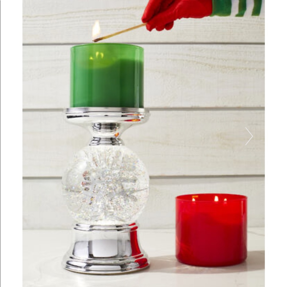 Bath and body works WATER GLOBE SNOWFLAKE PEDESTAL 3-Wick Candle Holder